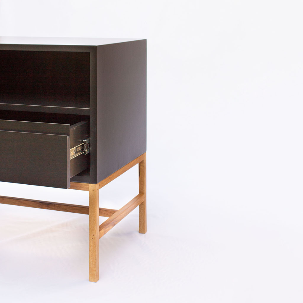 Mesa de Luz HACHE (Laqueda) - 60 x 40 x 60 (h) 1 cajon